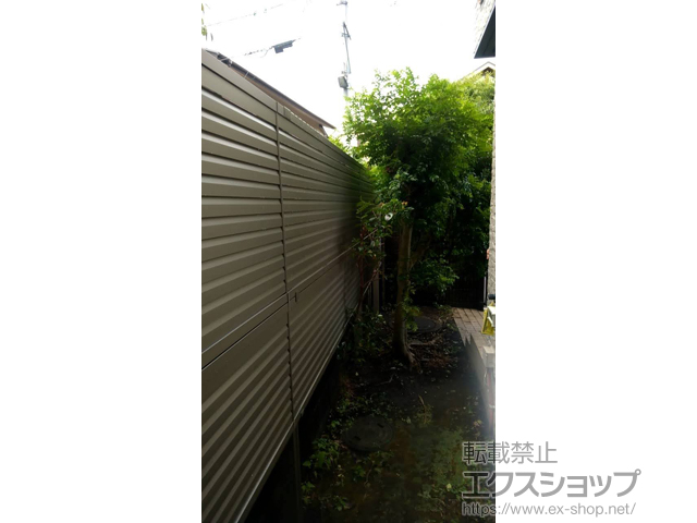東京都町田市ののフェンス・柵 ミエーネフェンス 目隠しルーバータイプ 2段支柱 自立建て用 施工例