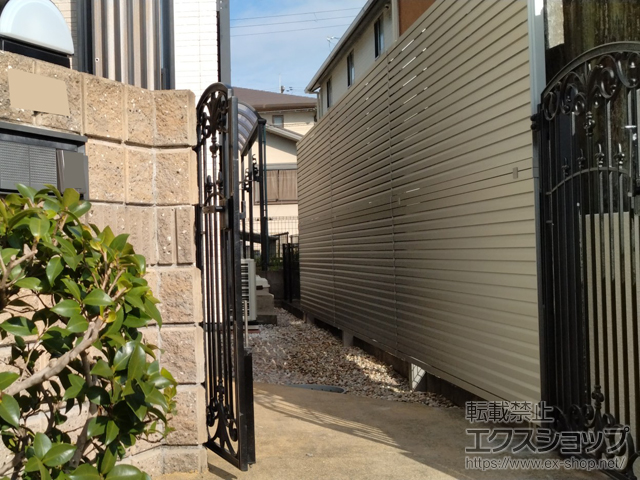 兵庫県神戸市ののフェンス・柵 ミエーネフェンス 目隠しルーバータイプ 2段支柱 自立建て用 施工例