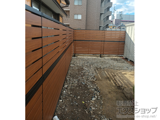 岐阜県岐阜市ののフェンス・柵 モクアルフェンス 横板タイプ 2段支柱 自立建て用 施工例