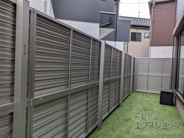 神奈川県座間市ののフェンス・柵 ミエーネフェンス 目隠しルーバータイプ 2段支柱 自立建て用 施工例