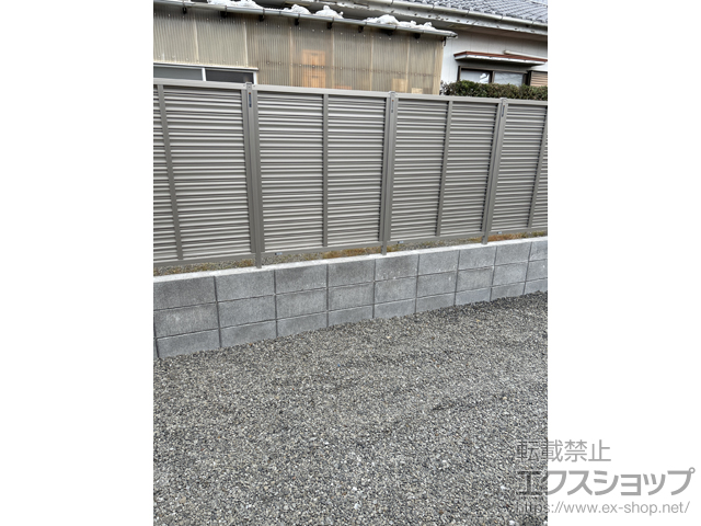 宮崎県北諸県郡三股町ののフェンス・柵 シンプレオ フェンスYL1M型 横ルーバー(間仕切柱施工対応タイプ) 施工例