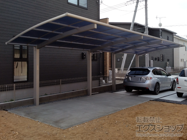 群馬県太田市ののカーポート アリュース 600タイプ 縦連棟セット（2台用）積雪〜20cm対応 施工例