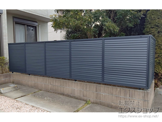 千葉県千葉市ののフェンス・柵 フェンスAB YL3型 横ルーバー3 ダスクグレー色 フリーポールタイプ 施工例