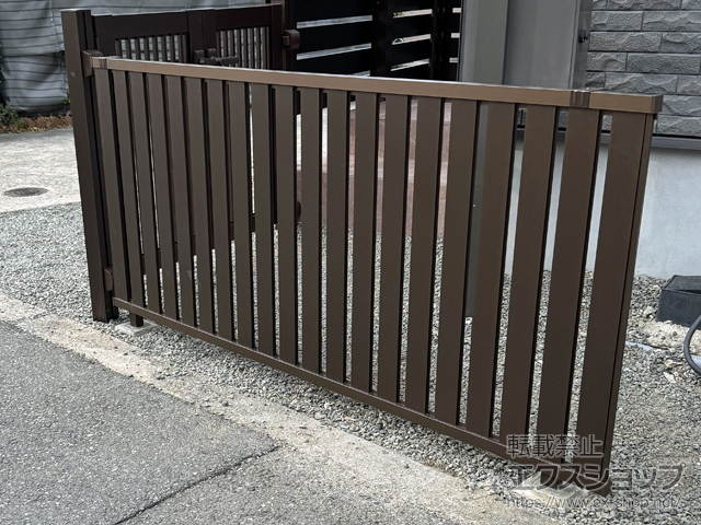 大阪府富田林市ののフェンス・柵 シンプレオ フェンスTS2型 たてスリット　自由柱施工 施工例