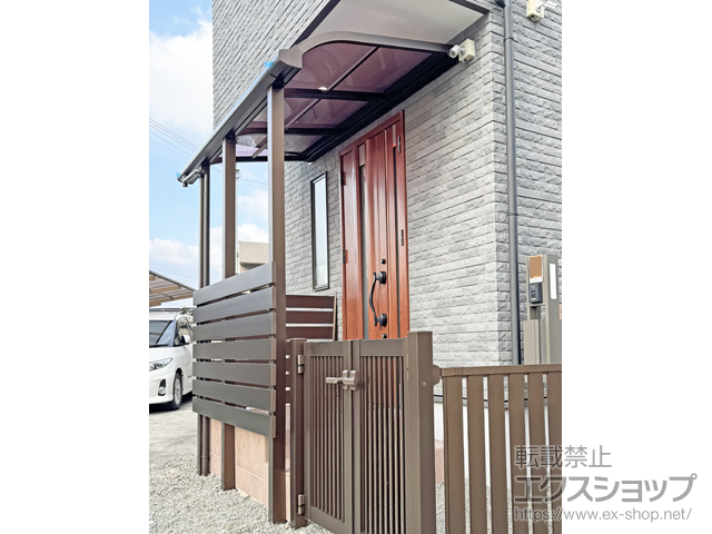 大阪府富田林市ののテラス屋根 ソラリア R型 テラスタイプ 単体 積雪〜20cm対応＋目隠しパネル（正面・外観左）横格子　7段 施工例