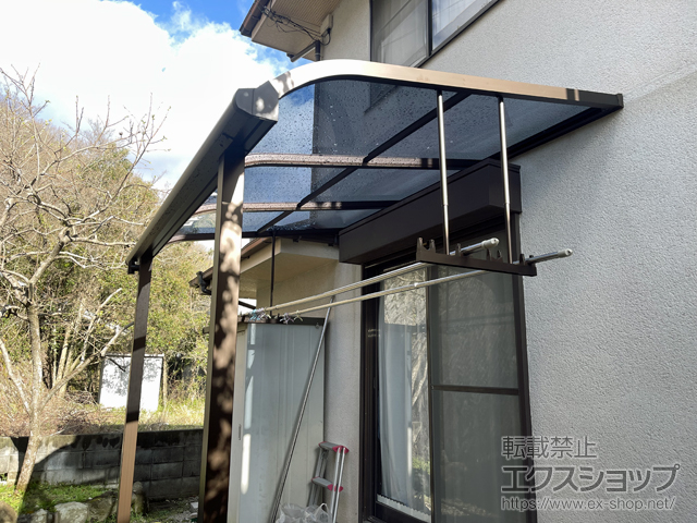兵庫県川辺郡猪名川町ののテラス屋根 プレシオステラス? R型 テラスタイプ 単体 積雪〜20cm対応＋吊り下げ式物干し 施工例