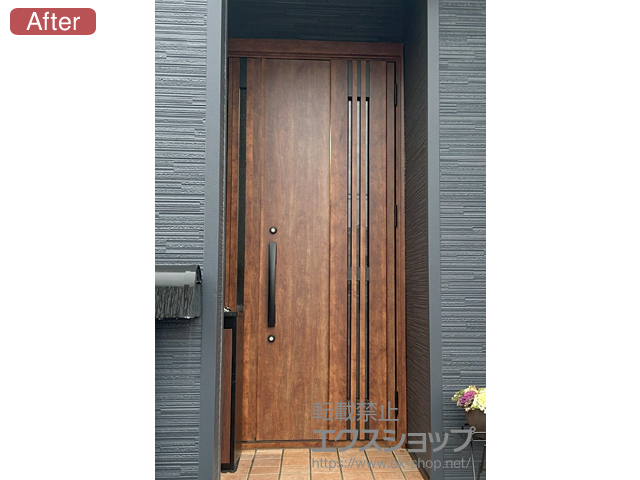 福島県郡山市のLIXIL リクシル（トステム）の玄関ドア リシェント玄関ドア3 M83型 断熱K4仕様 親子仕様(ランマ無)外観右吊元 ※手動仕様 施工例