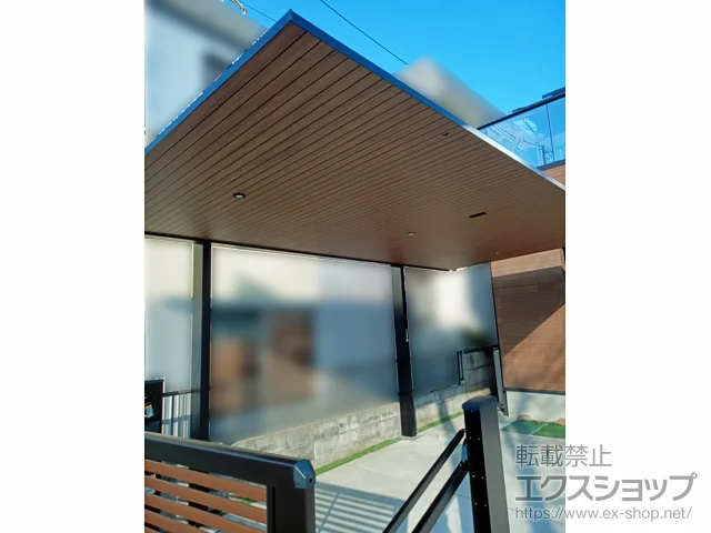 神奈川県中郡大磯町ののポスト・門柱・宅配ボックス、カーゲート、カーポート プレーンルーフ 600タイプ 1台用 単体セット 積雪～20cm対応　*複合色(ラミネート)/木調色+ダウンライト+着脱式サポート 施工例