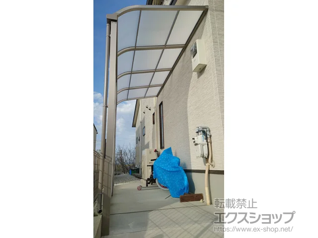 京都府木津川市のLIXIL(リクシル)のフェンス・柵・塀 スピーネストックヤードR型 波板タイプ スクリーン仕様 積雪～20cm対応 施工例
