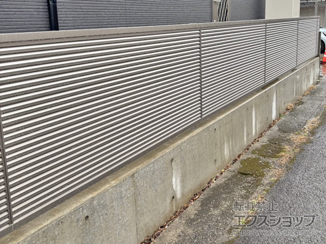 徳島県徳島市ののフェンス・柵 フェンスAB YL1型 横ルーバー1 フリーポールタイプ 施工例