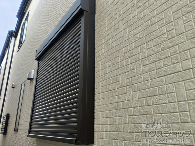 埼玉県川口市のLIXIL リクシル（トステム）の窓シャッター 【特注】リフォームシャッター 手動式 標準タイプ 施工例