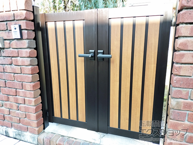 愛媛県松山市のの門扉 ルシアス 門扉 TM1型 たて目隠し 両開き 複合色 門柱仕様 施工例