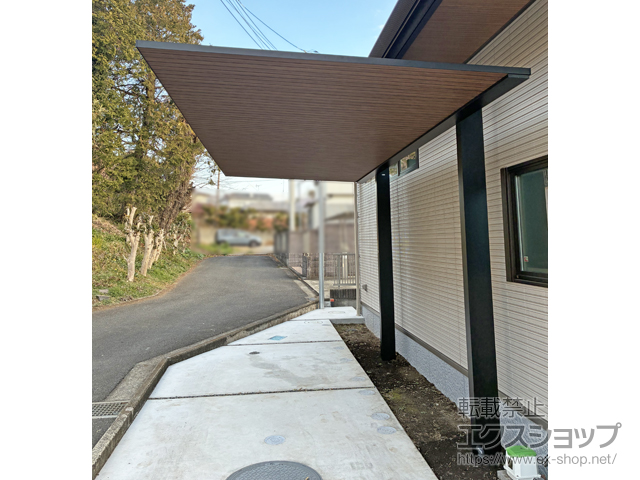 神奈川県足柄下郡真鶴町ののカーポート プレーンルーフ 600タイプ 1台用 単体セット 複合色 積雪〜20cm対応 施工例