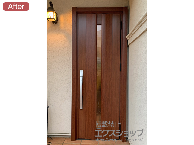 千葉県白井市のLIXIL リクシル（トステム）の玄関ドア リシェント玄関ドア3 G12型 断熱K4仕様 片開き仕様(ランマ無)外観右吊元 ※FamiLock仕様 施工例