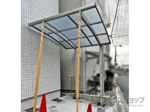 大阪府摂津市ののサイクルポート・駐輪場 プレシオスポート ミニ 積雪〜20cm対応＋車止めバー 施工例