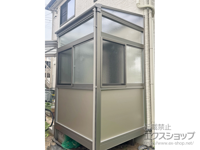 埼玉県吉川市ののテラス囲い・サンルーム サニージュ F型 床納まり ランマ付 積雪〜20cm対応 施工例