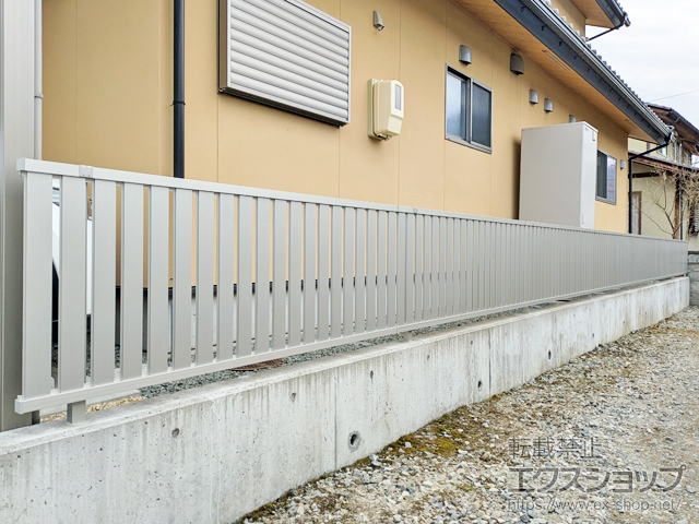 長野県長野市ののフェンス・柵 シンプレオ フェンスTS2型 たてスリット 自由柱施工 施工例