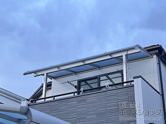 千葉県市川市ののバルコニー・ベランダ屋根 ソラリア R型 屋根タイプ 単体 積雪〜20cm対応 施工例