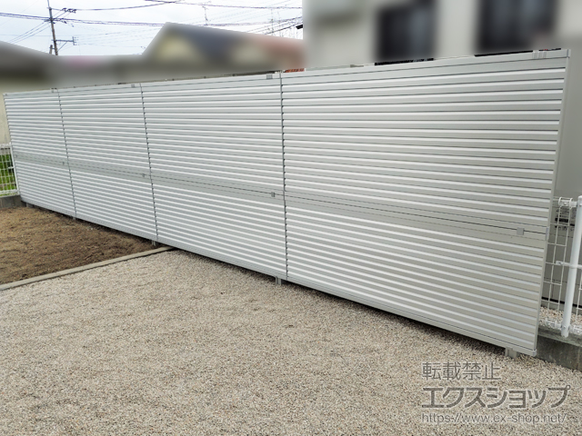 佐賀県佐賀市ののフェンス・柵 ミエーネフェンス 目隠しルーバータイプ 2段支柱 自立建て用 施工例