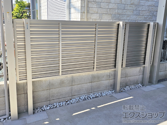 千葉県船橋市ののフェンス・柵 ミエーネ目隠しルーバーフェンス 上段のみ設置 自立建て用 施工例