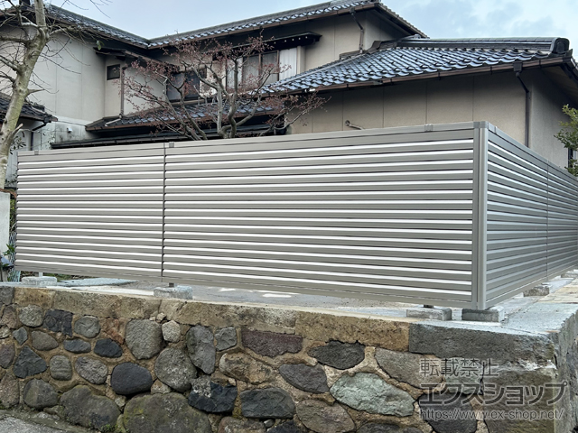 石川県金沢市ののフェンス・柵 シンプレオ フェンスYL1型 横ルーバー 自由柱施工 施工例