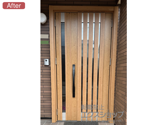 広島県広島市のLIXIL リクシル（トステム）の玄関ドア リシェント玄関ドア3 M27型 断熱K4仕様 親子仕様(ランマ無)外観右吊元 ※FamiLock仕様 施工例