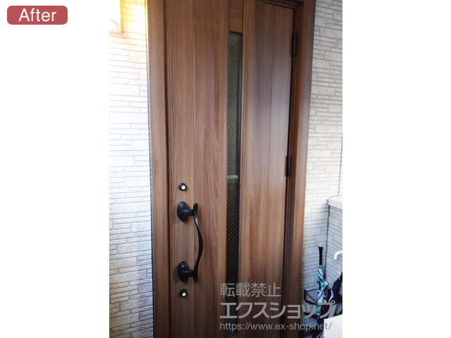 神奈川県横浜市のLIXIL リクシル（トステム）の玄関ドア リシェント玄関ドア3防火戸 G12型 断熱K4仕様 片開き仕様(ランマ無)外観右吊元 ※手動仕様 施工例