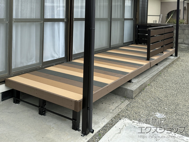 鹿児島県指宿市ののウッドデッキ リウッドデッキ 200＋ルシアスデッキフェンスX01型＜横スリットタイプ＞ 施工例