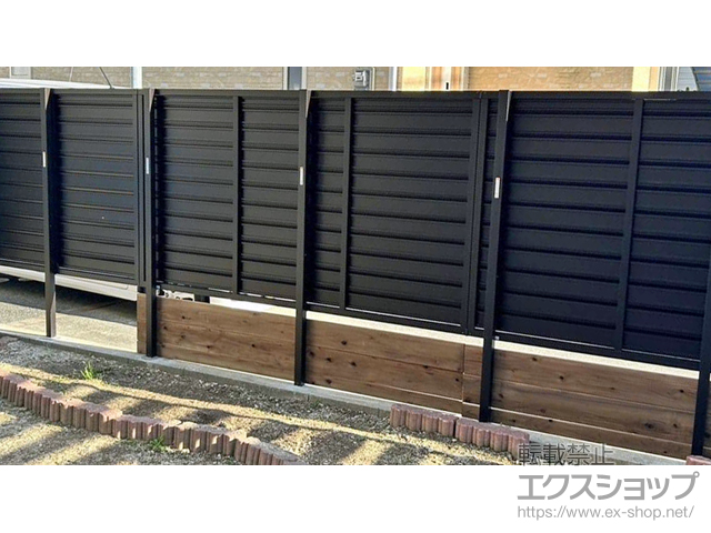 福岡県小郡市ののフェンス・柵 ルシアス フェンスYM1F型 横目隠し 複合色 上段のみ設置 ブロック建て用 施工例