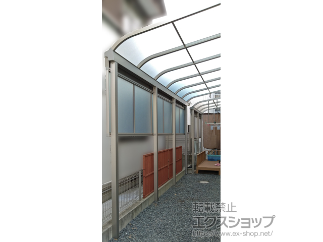 福岡県北九州市ののテラス屋根 ソラリア R型 テラスタイプ 単体 積雪〜20cm対応＋前面パネル 施工例