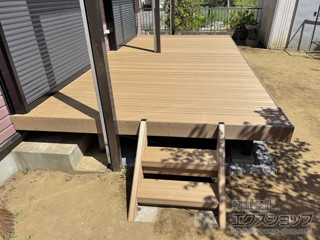 千葉県千葉市ののウッドデッキ 樹ら楽ステージ 木彫＋ステップ(2段) 施工例