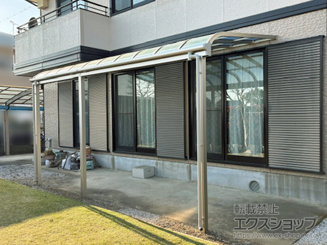 群馬県太田市ののテラス屋根 ソラリア R型 積雪50cm対応 テラスタイプ 連棟 施工例
