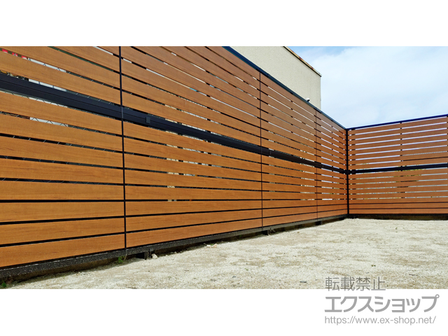 佐賀県佐賀市ののフェンス・柵 モクアルフェンス 横板タイプ 2段支柱 自立建て用 施工例