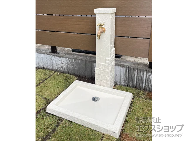 神奈川県藤沢市のトーシンコーポレーションの立水栓・ガーデンシンク・水栓柱 水栓柱 エーゲ 施工例