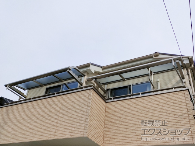 東京都東村山市ののバルコニー・ベランダ屋根 ソラリア R型 ルーフタイプ 単体 積雪〜20cm対応＋吊り下げ式固定物干し 標準タイプ 施工例
