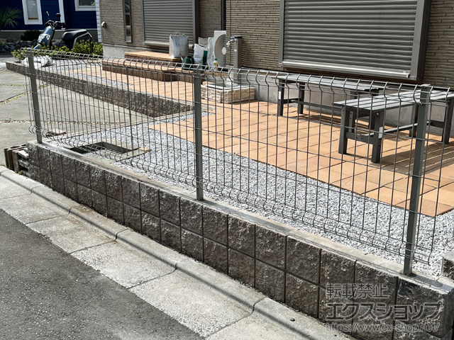 埼玉県新座市ののフェンス・柵 イーネットフェンス 3F型 自由柱施工 施工例