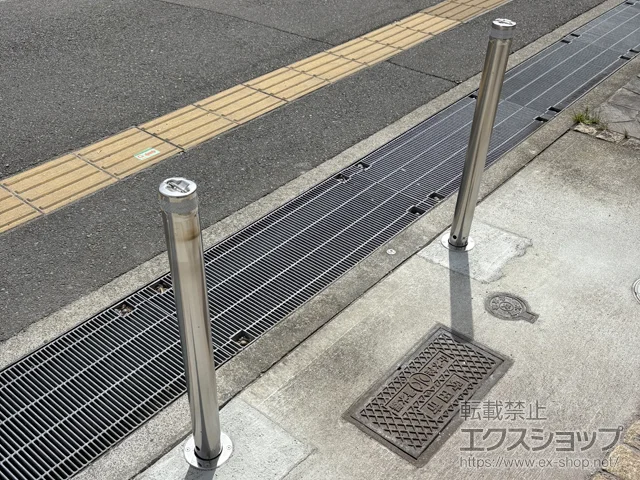 大阪府吹田市のLIXIL(リクシル)のお問い合わせ商品 スペースガード（車止め）S60型 埋込式 キー付き 施工例