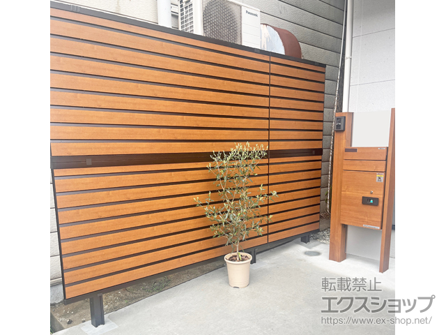 大阪府大阪市ののフェンス・柵 モクアルフェンス 目隠しタイプ 2段支柱 自立建て用　（パネル2段） 施工例