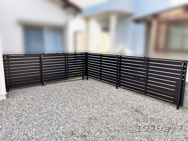石川県加賀市ののフェンス・柵 シンプレオ フェンスYS2型 横スリット 自由柱施工 施工例