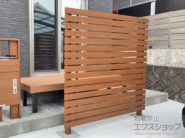 高知県宿毛市ののフェンス・柵 ルシアス スクリーンフェンスS03型 木調色　自由柱施工 施工例