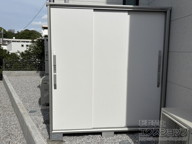 東京都調布市のの物置・屋外倉庫 エスモ 一般型 1800×924×1913 ESF-1809A-TW＋別売棚 施工例