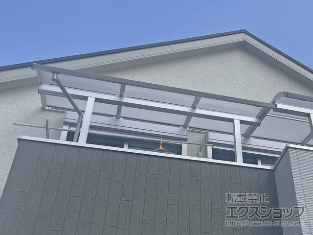 東京都福生市ののバルコニー・ベランダ屋根 ソラリア R型 屋根タイプ 単体 積雪〜20cm対応 施工例