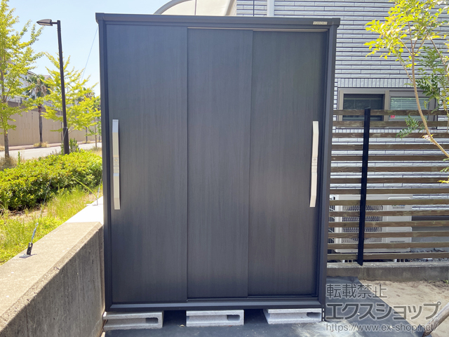 和歌山県和歌山市のの物置・屋外倉庫 ブラックエスモ 一般型 1500×750×1913 ESF-1507A-BK-WE 施工例