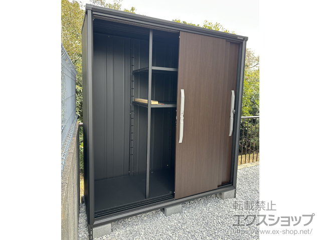 神奈川県横浜市のの物置・屋外倉庫 ブラックエスモ 一般型 1800×750×1913 ESF-1807A-BK-WC 施工例