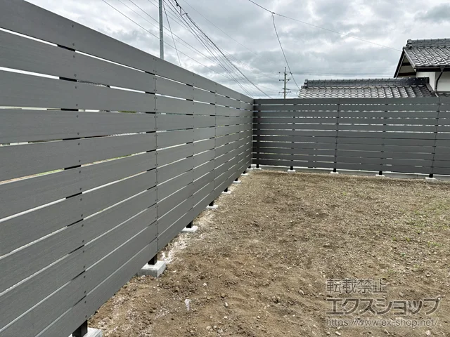 長野県東御市のFandFのフェンス・柵・塀 現場組立フェンス　ニコボード 140サイズ　隙間10mm H1800 板11段 施工例