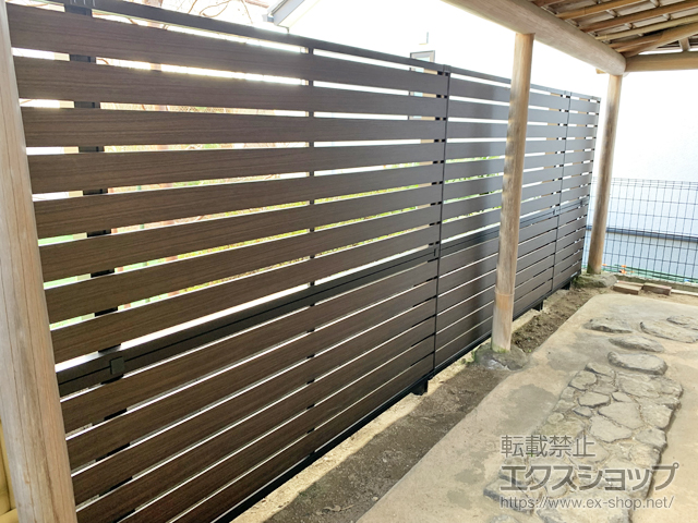福島県郡山市ののフェンス・柵 モクアルフェンス 横板タイプ 2段支柱 自立建て用 施工例
