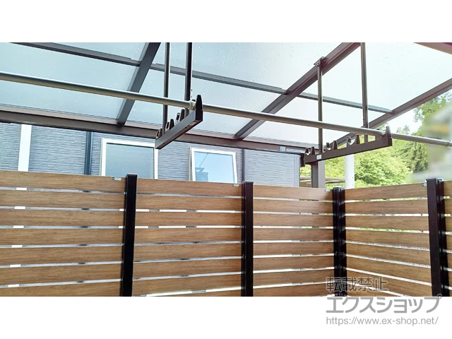 東京都八王子市の四国化成のカーゲート ソラリア F型 テラスタイプ 単体 積雪～20cm対応+吊り下げ式固定物干し 標準タイプ+水平式物干し テラス柱A用 施工例
