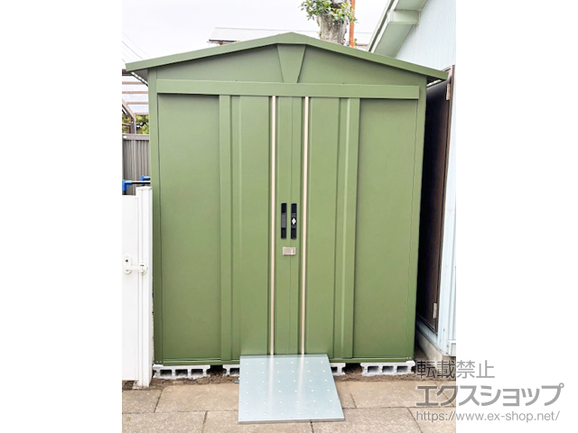 神奈川県藤沢市のの物置・屋外倉庫 三角屋根仕様ガーデニング物置 リジュー LEISURE 1832×1540×2212 LSN-1815-N-GN 施工例