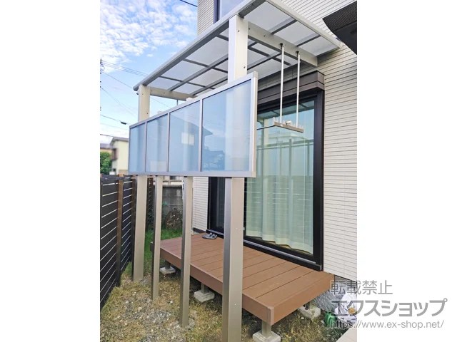 静岡県浜松市ののテラス屋根、ウッドデッキ レセパ Lタイプ 独立タイプ 積雪～20cm対応+吊り下げ式固定物干し 標準+前面パネル（自立式） 施工例