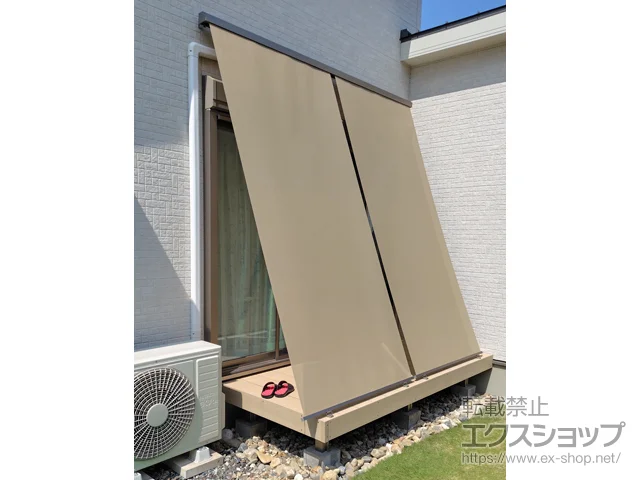 三重県鈴鹿市の四国化成のカーゲート スタイルシェード 壁付 2枚仕様 単体サッシ 半外付型 施工例